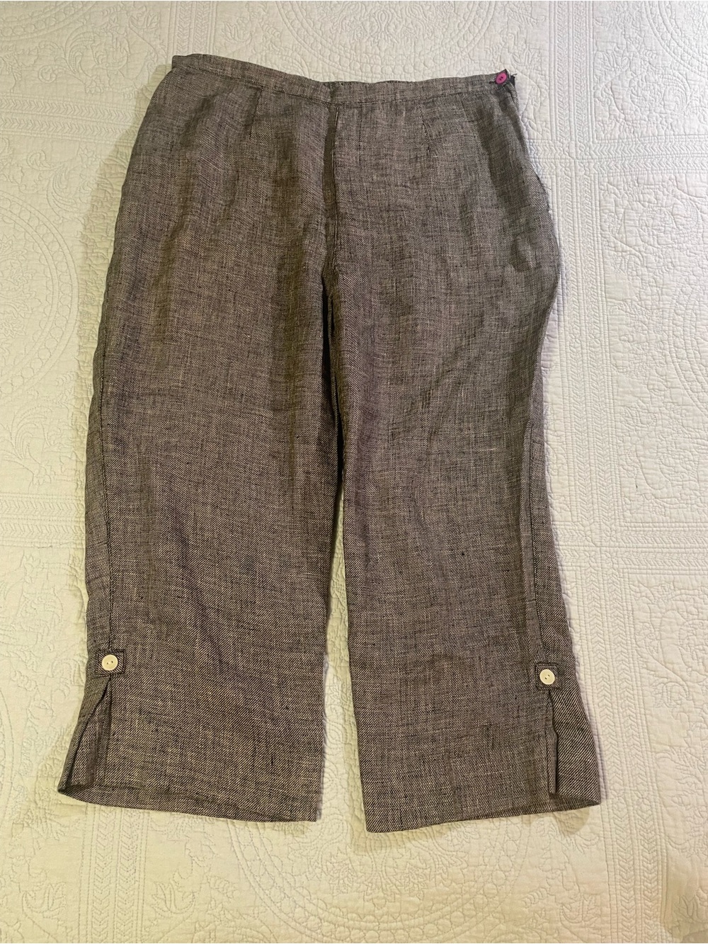 Women’s Linen-Blend Crop Pants in Charcoal Gray